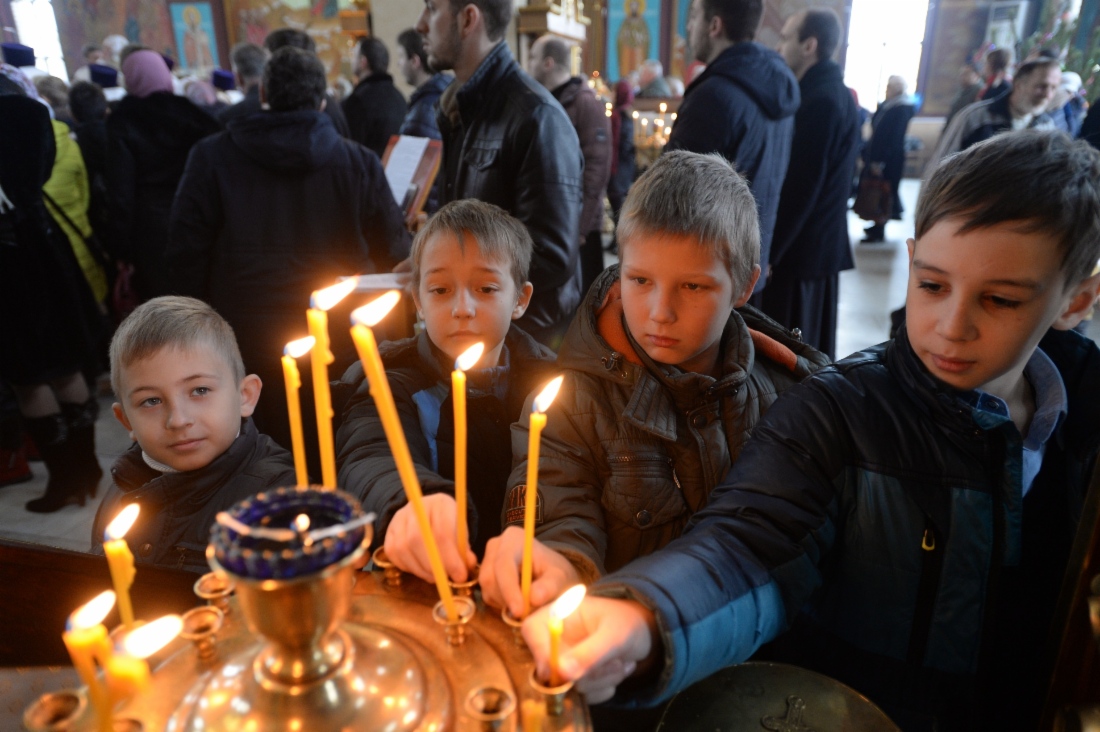 Праздничная литургия в храме Рождества Христова пос. Рыздвяного