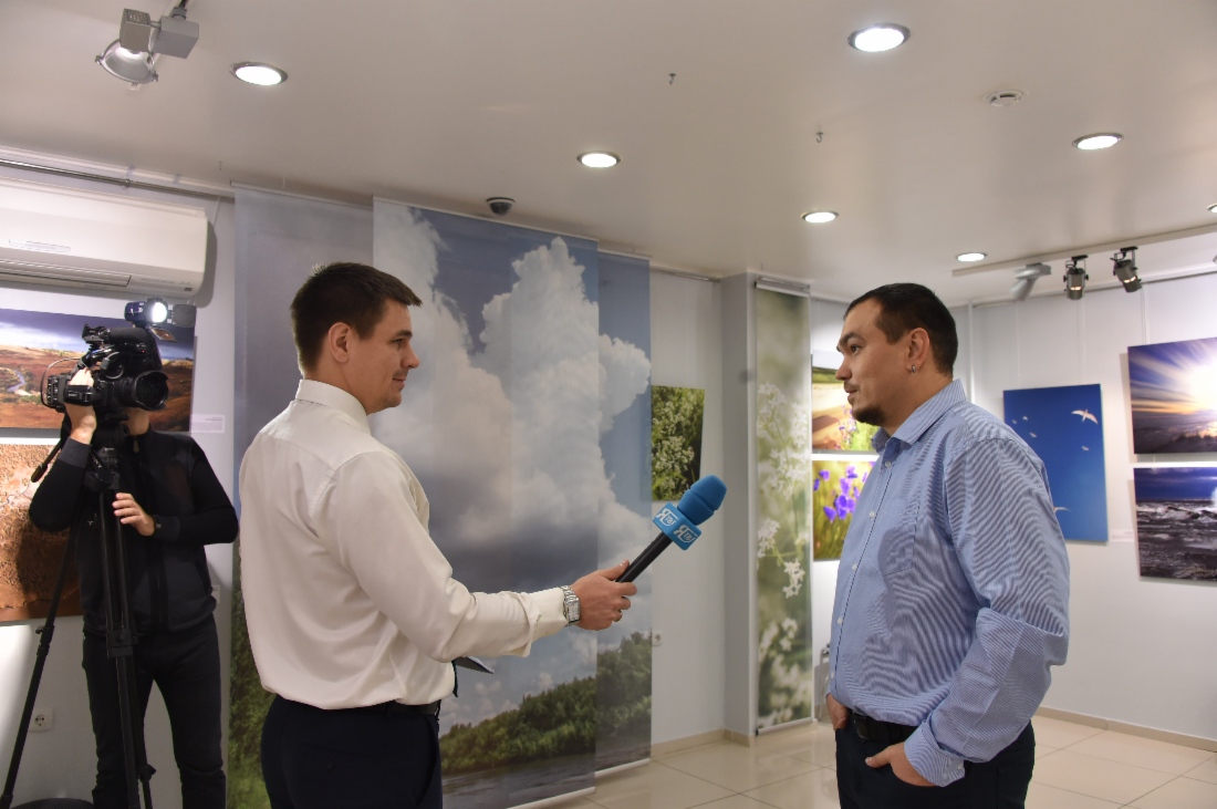 В Новом Уренгое открылась фотовыставка «Заповедный Ямал»