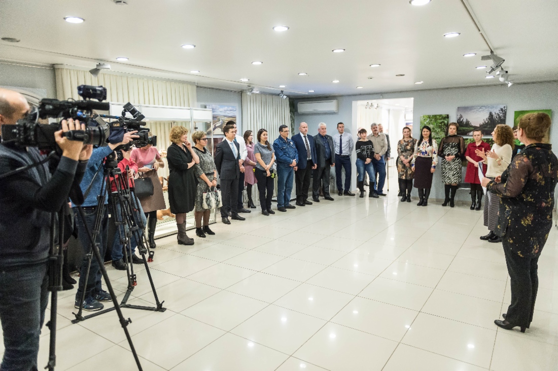 В Новом Уренгое открылась фотовыставка «Заповедный Ямал»