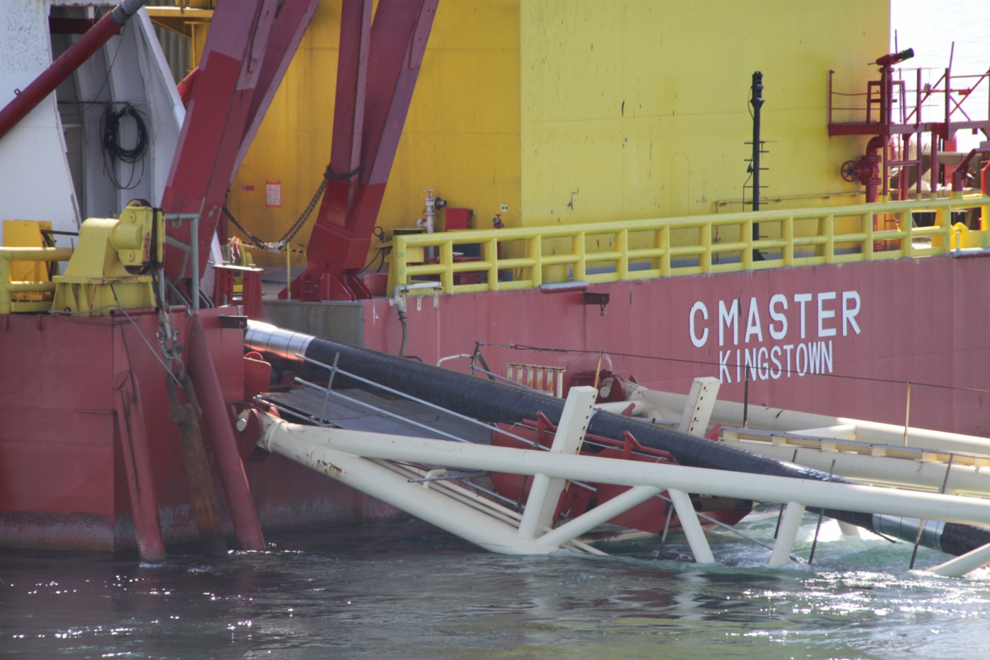 Май 2010 г. Проложено более 40 километров морской части газопровода.