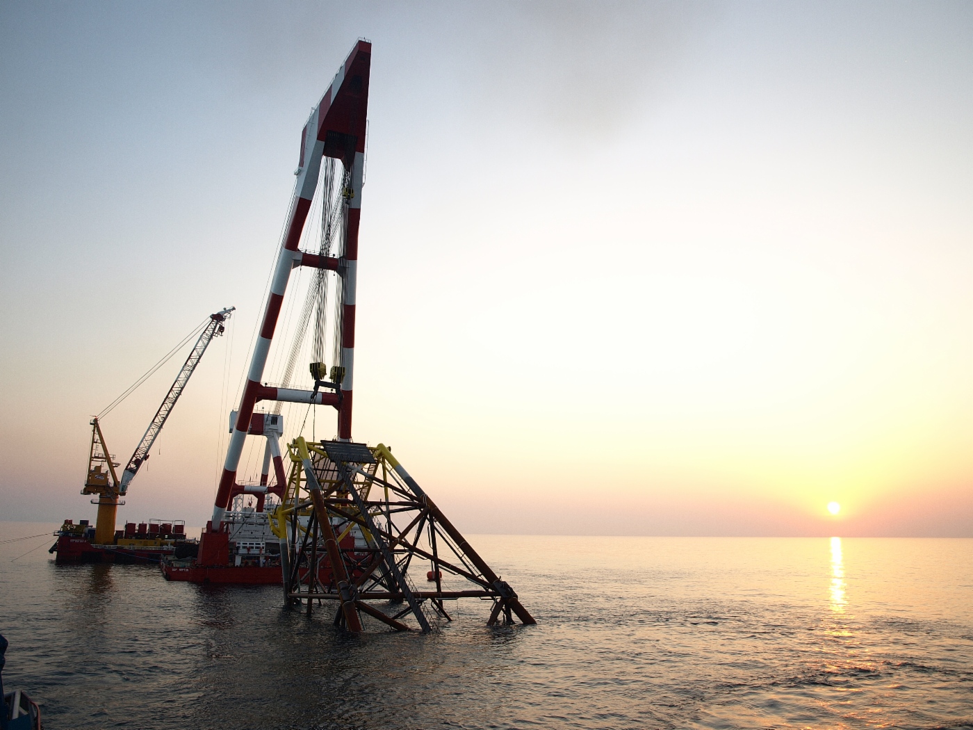 Июль 2010 г. Окончание строительства морской части газопровода «Джубга — Лазаревское — Сочи».