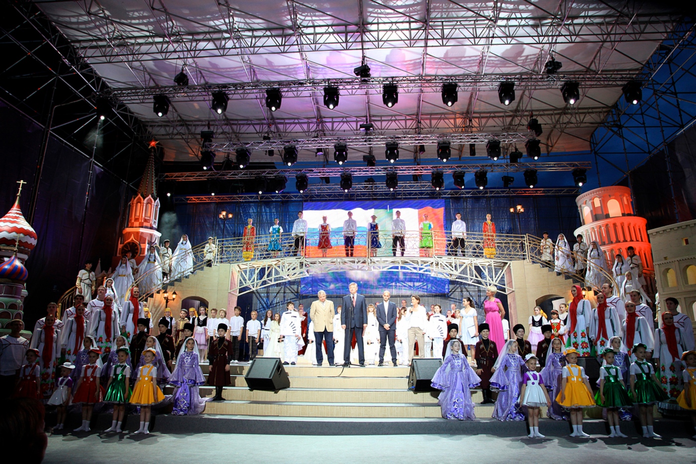 Во время концерта в городе Террачина (Италия), 4–7 июня 2011 г