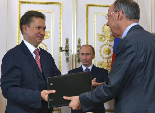 Слева направо: Алексей Миллер, Владимир Путин, Вольфганг Руттенсторфер. Фото РИА «Новости»