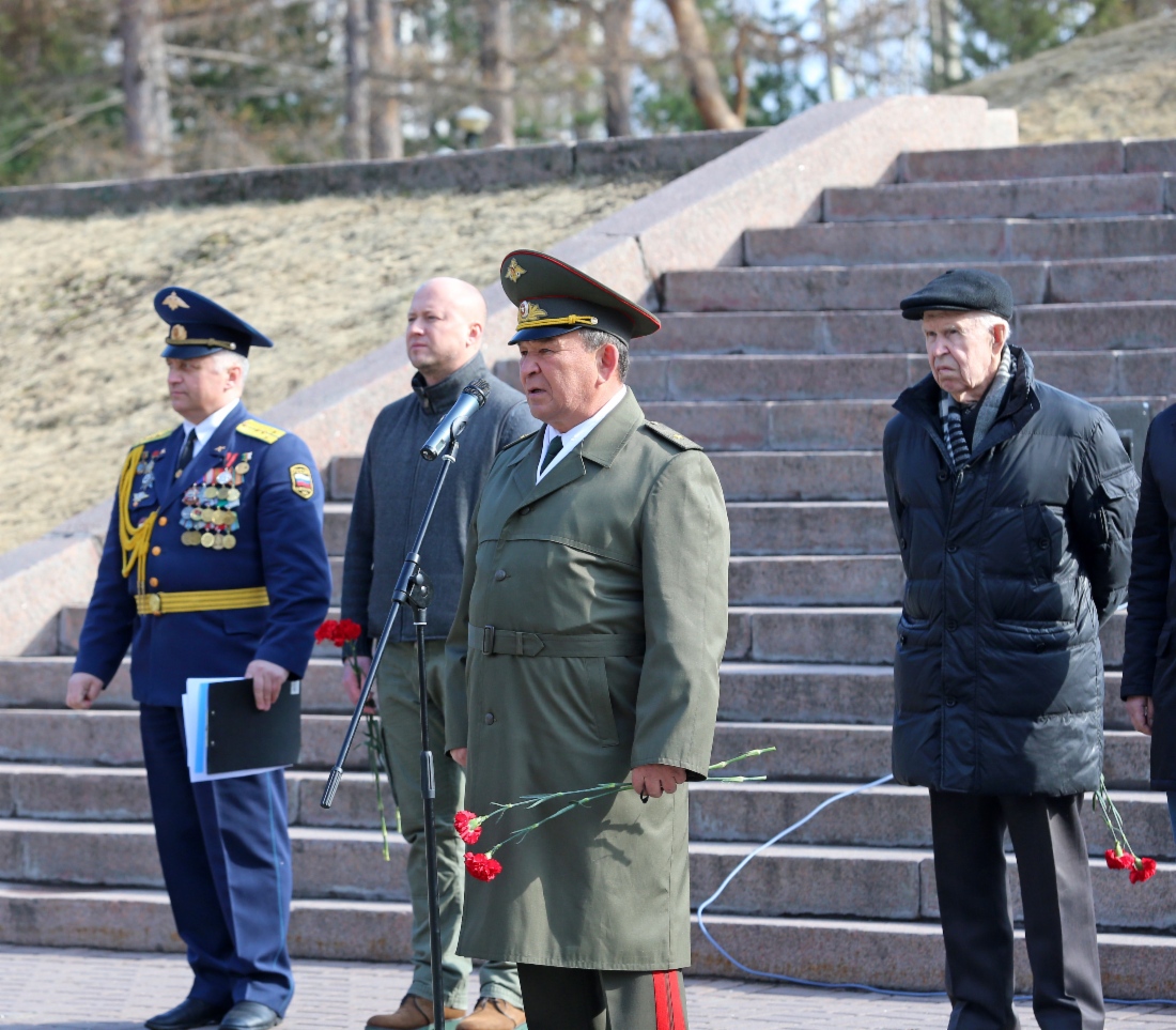 С напутственным словом председатель объединенной профсоюзной организации ООО «Газпром трансгаз Томск» Виталий Попов