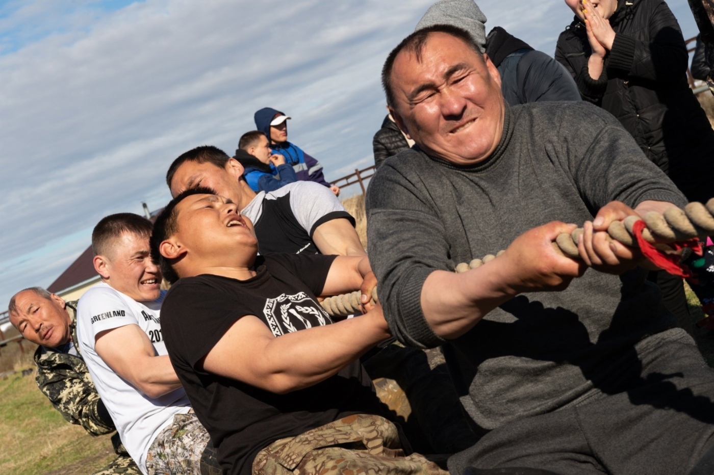 Перетягивание каната