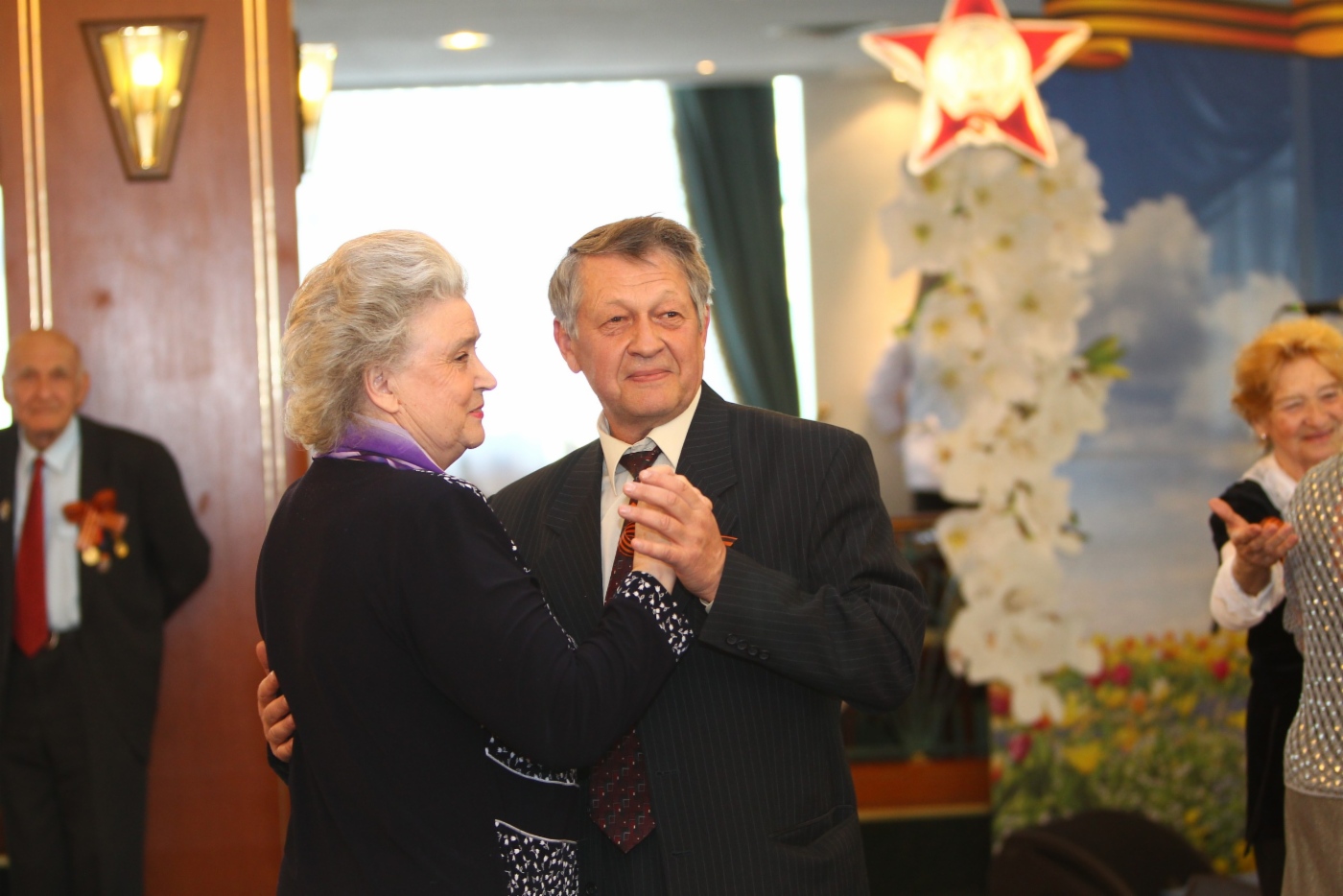 Валентина Павловна Сорокина (ветеран отрасли) и Вячеслав Сергеевич Канунников