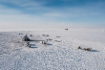Стоянка коренных жителей тундры недалеко от железной дороги