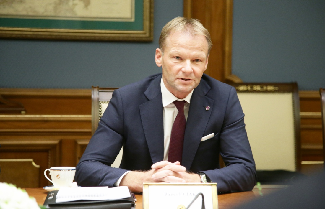 Министр экономики Словакии Вазил Гудак во время встречи с Алексеем Миллером