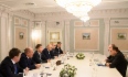 Во время рабочей встречи