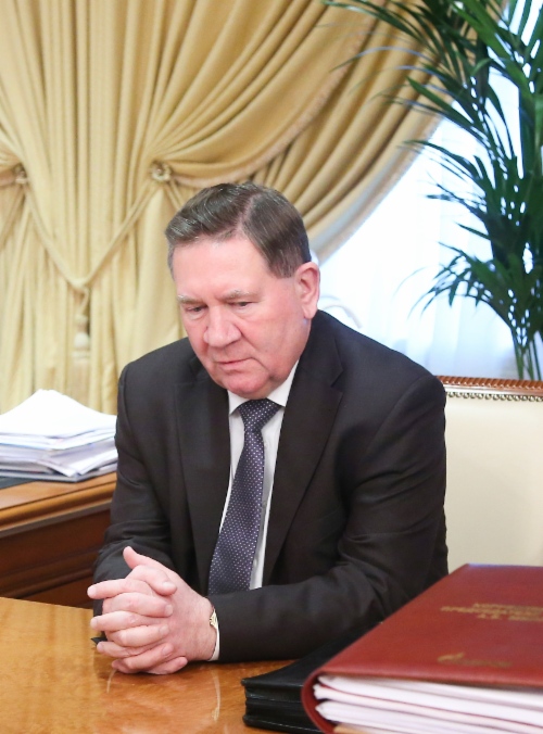 Губернатор Курской области Александр Михайлов во время рабочей встречи с Алексеем Миллером