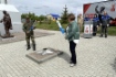 Момент зажжения Вечного огня в с. Сабанчеево Республики Мордовия