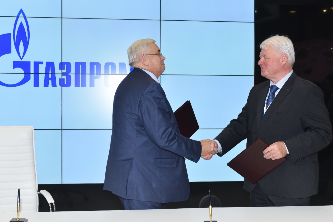 В рамках VII Петербургского международного газового форума член Совета директоров ПАО «СИБУР Холдинг» Владимир Разумов и Валерий Голубев подписали Соглашение