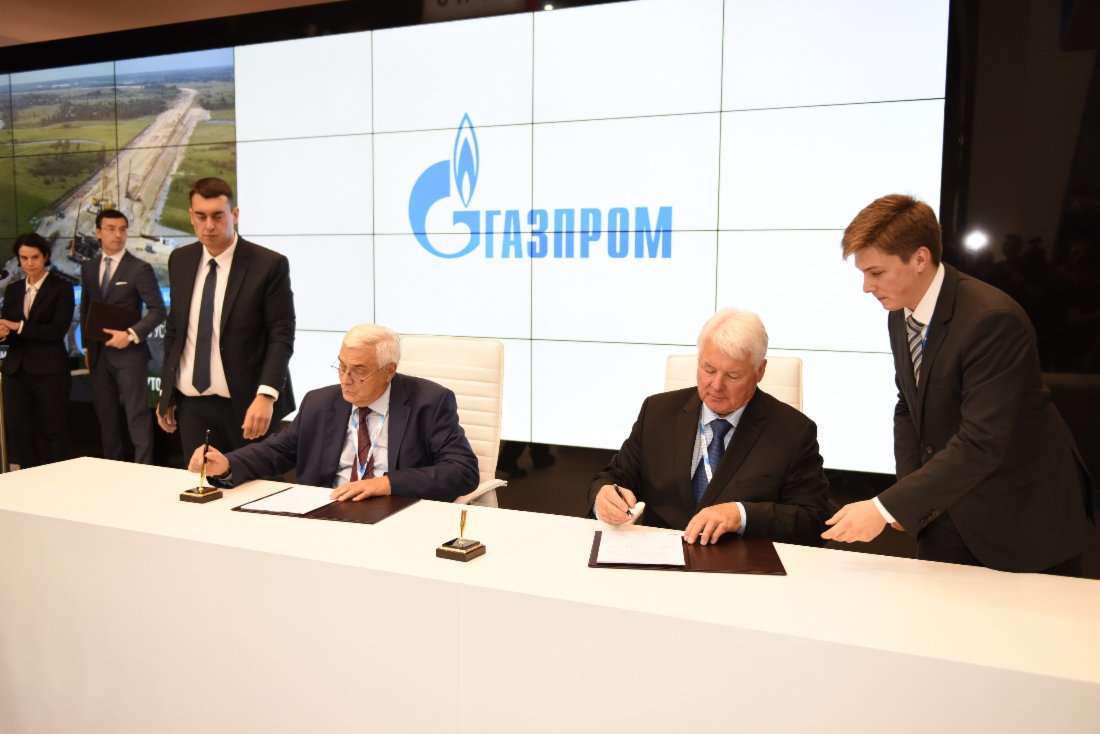 В рамках VII Петербургского международного газового форума член Совета директоров ПАО «СИБУР Холдинг» Владимир Разумов и Валерий Голубев подписали Соглашение