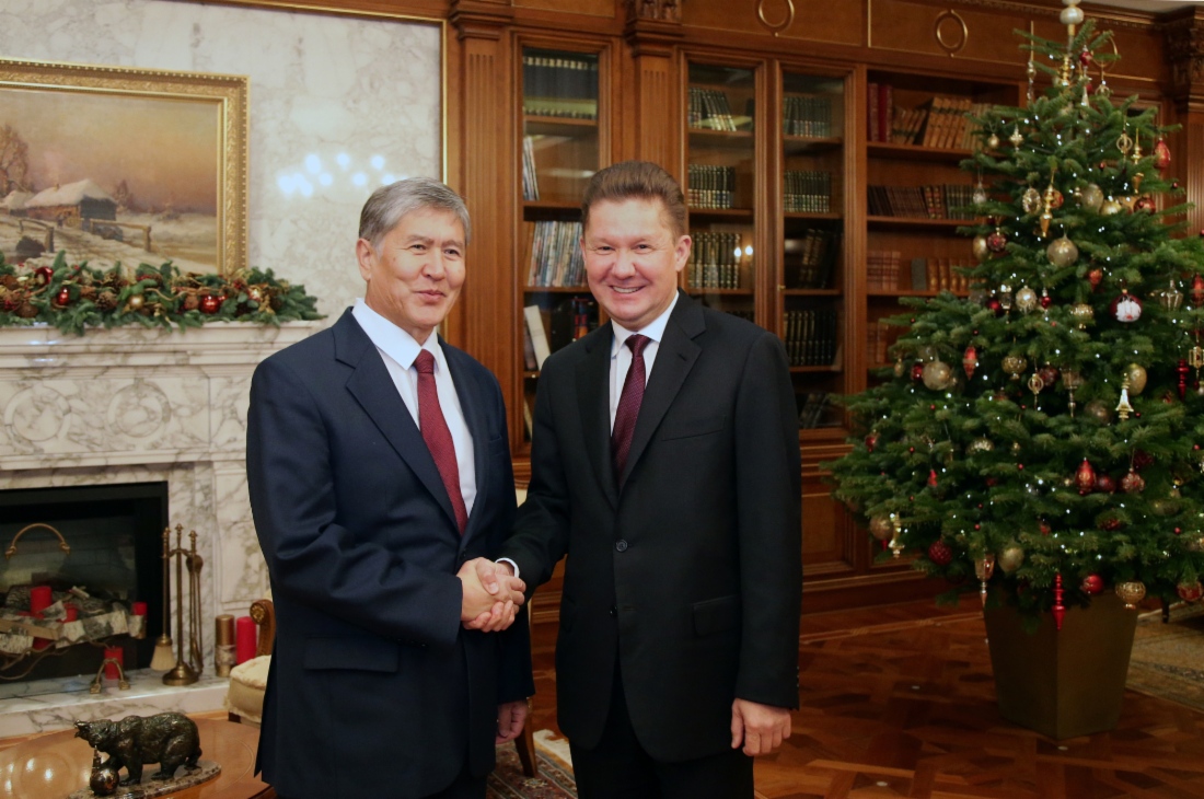 Президент Киргизской Республики Алмазбек Атамбаев и Алексей Миллер
