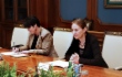 Катажина Пелчинска-Наленч (справа) во время рабочей встречи с Алексеем Миллером