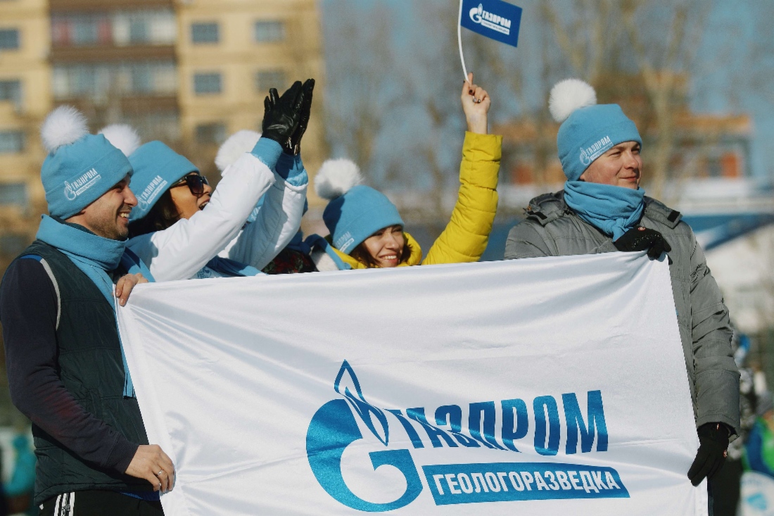 Футболистов поддерживали члены семей и коллеги
