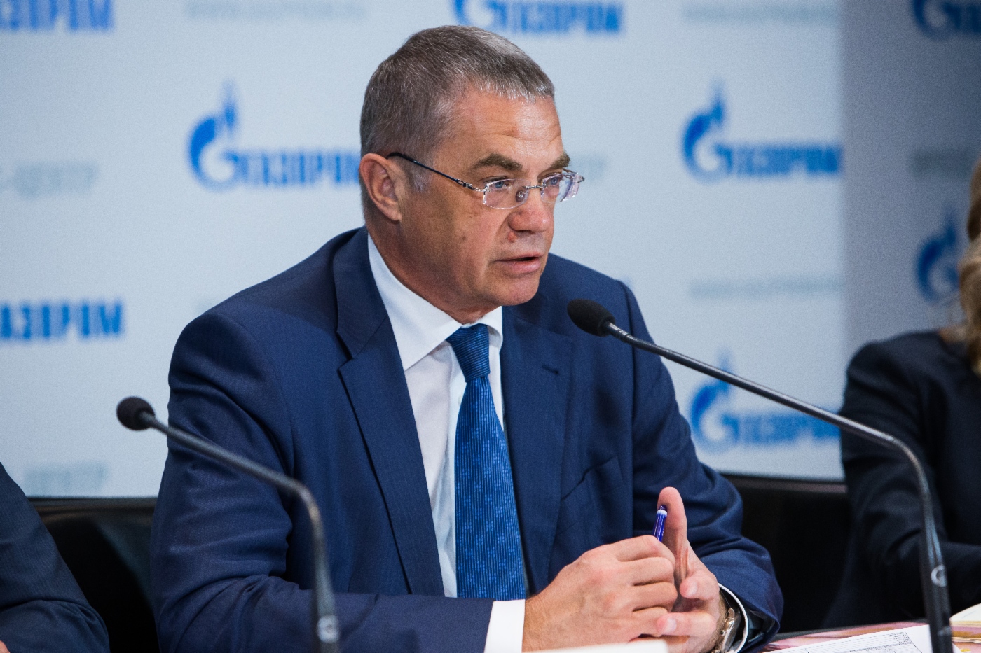 Александр Медведев
