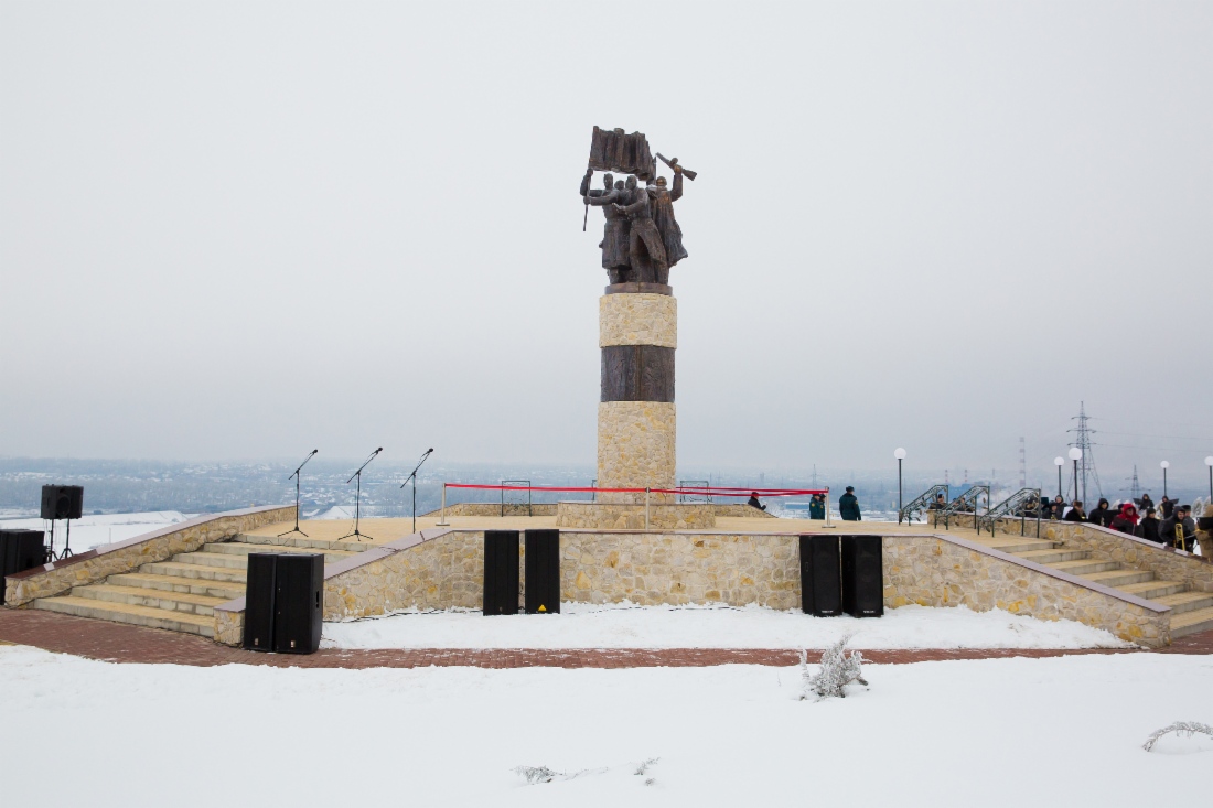 Памятник «Знамя Победы»