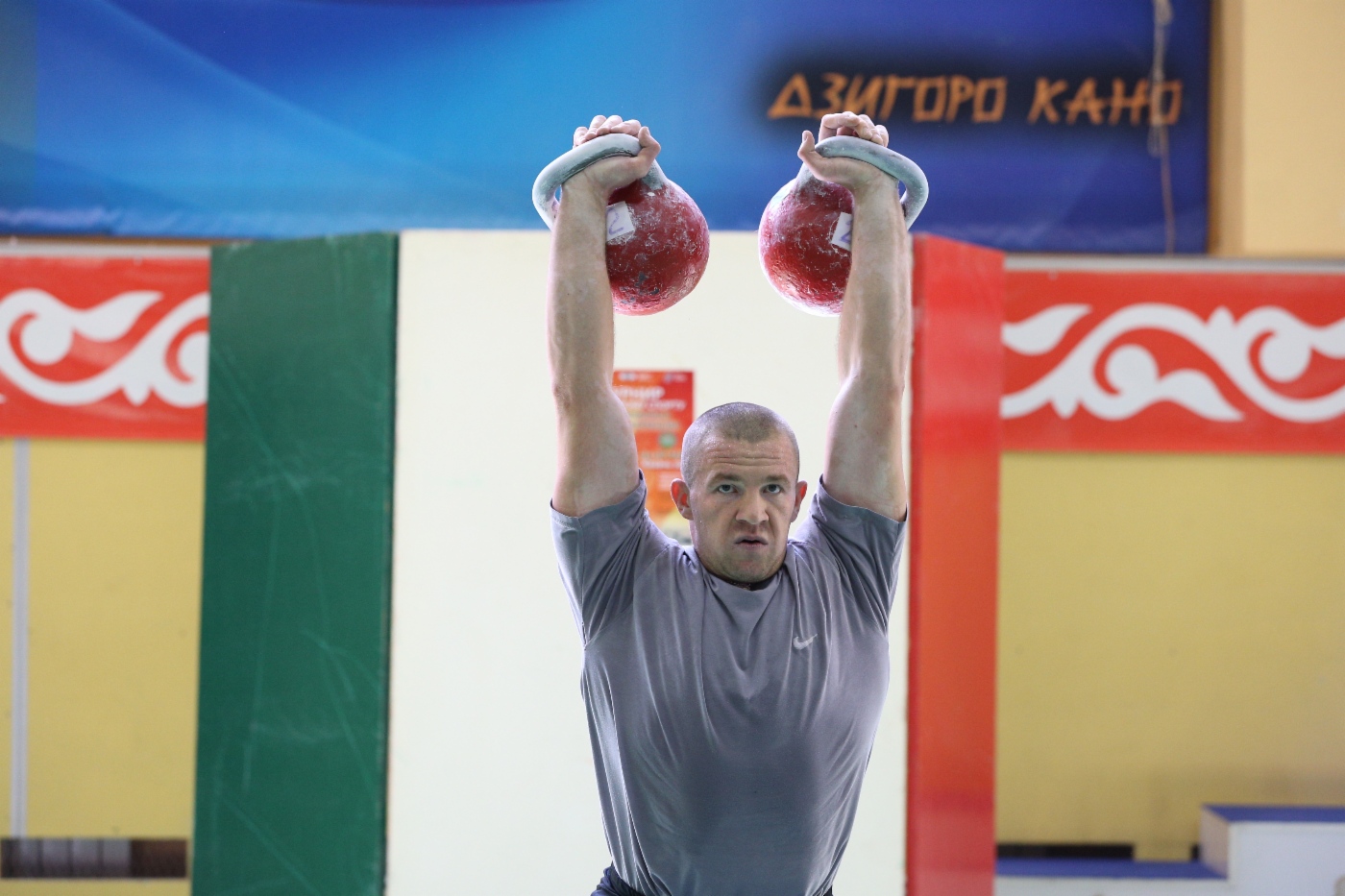 Соревнования по гиревому спорту. Категория «свыше 90кг»