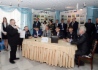 Алексей Блинов (слева) обсуждает с командой вопрос