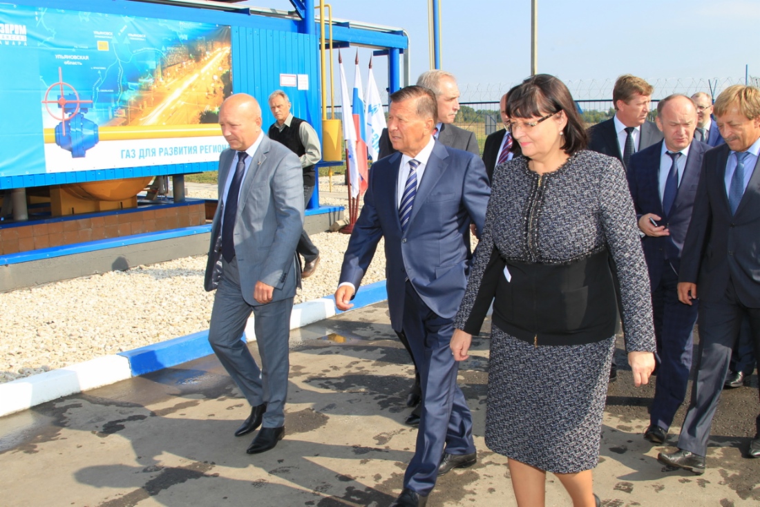 Виктор Зубков (в центре) принял участие в торжественном открытии газораспределительной станции №22 после реконструкции в Ульяновской области