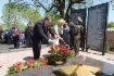 Цветы в память о погибших воинах возлагают генеральный директор ООО «Газпром трансгаз Ставрополь» Алексей Завгороднев и депутат Государственной Думы РФ Ольга Казакова