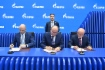 Генеральный директор ООО «Газпром переработка Благовещенск» Юрий Лебедев, Виталий Маркелов и генеральный директор ООО «Газхолодтехника» Юрий Белоусов