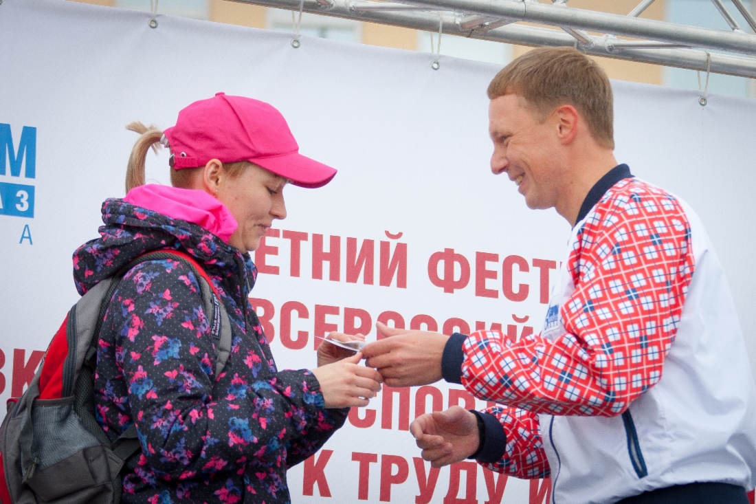 Евгений Гусев, заместитель генерального директора по управлению персоналом ООО «Газпром трансгаз Ухта» на церемонии вручения знаков отличия