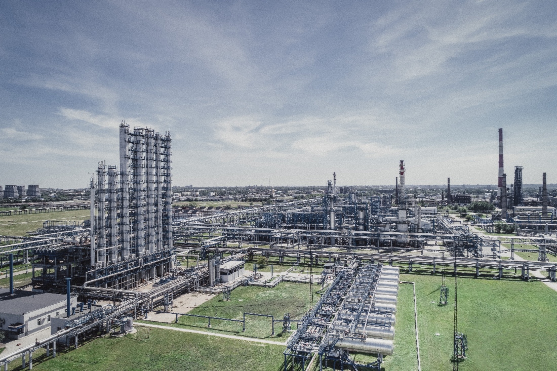 Омский нефтеперерабатывающий завод