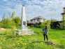 Памятный знак на территории поселка Кирпичный был установлен и поддерживается в надлежащем состоянии силами местных жителей