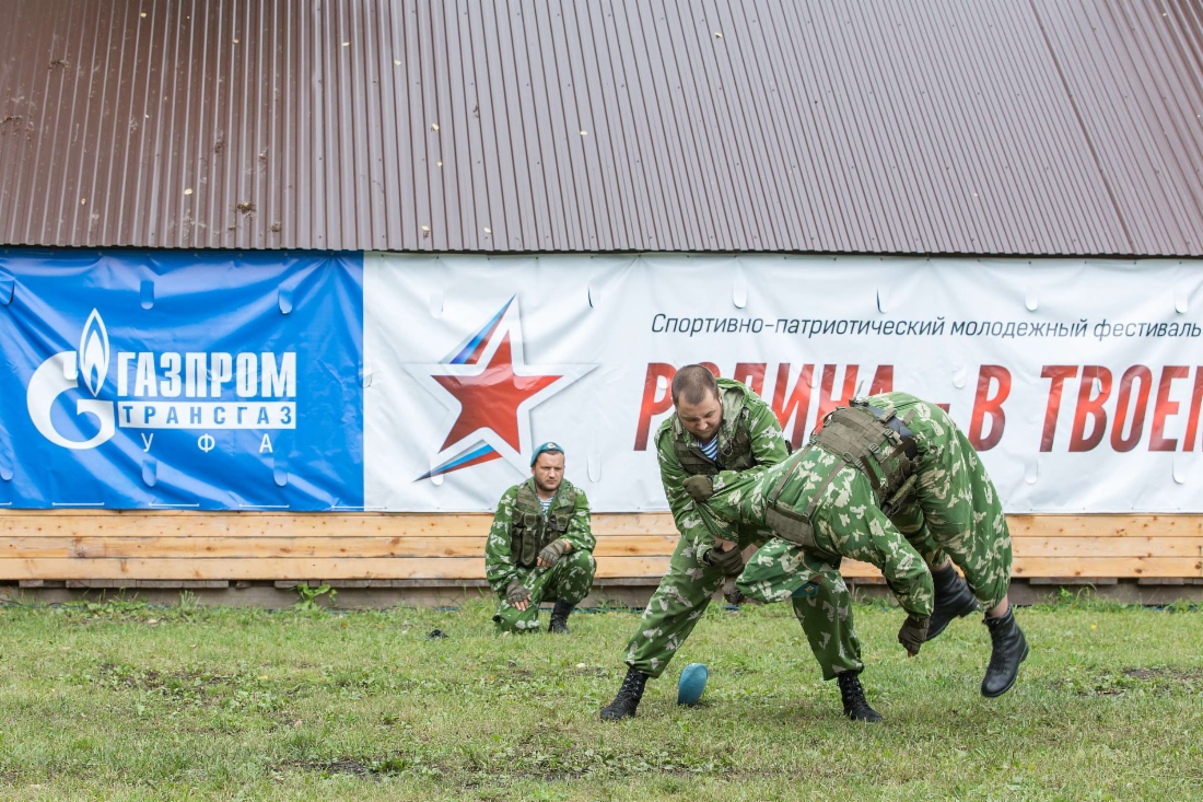 В заключительной части праздника лучшие команды приняли участие в военно-тематической игре «Территория экстрима»