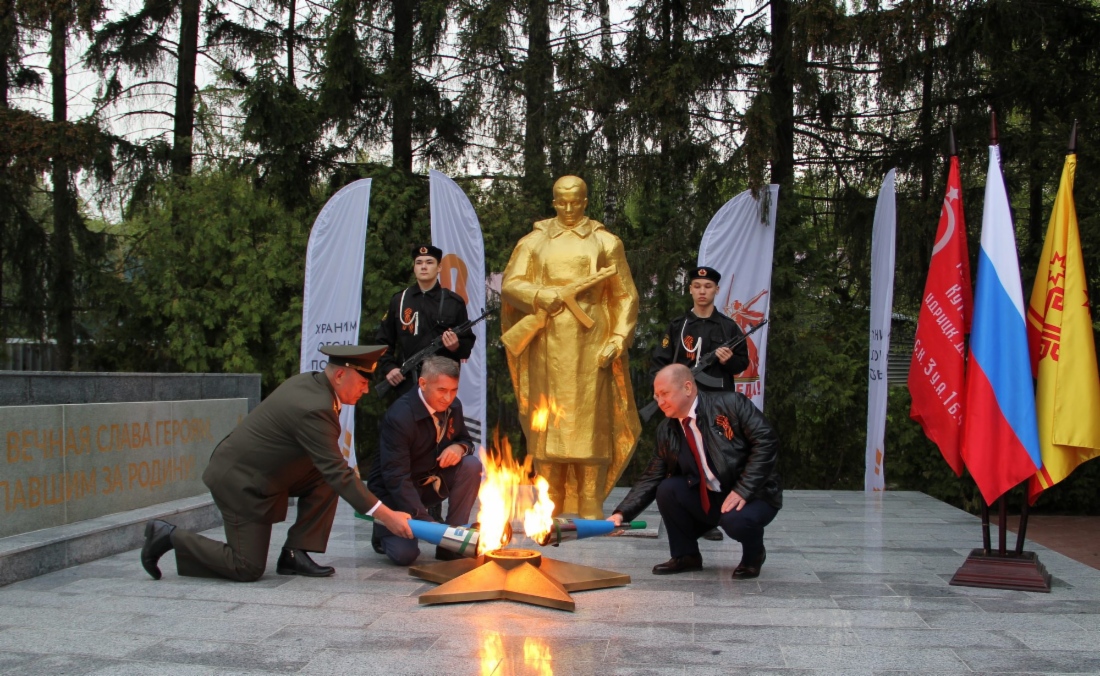 Зажжение Вечного огня в п. Кугеси Чувашской Республики
