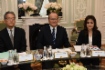 Президент, Главный исполнительный директор Mitsubishi Corporation Такэхико Какиути (в центре) во время рабочей встречи с Алексеем Миллером