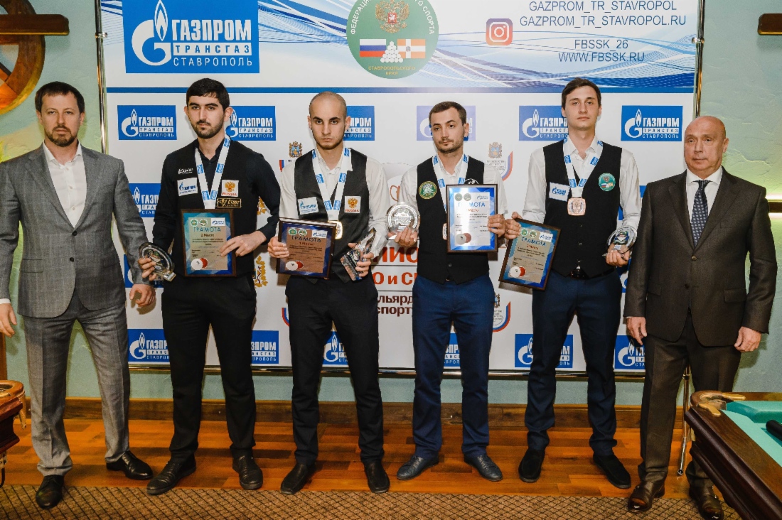 Победители мужского зачета чемпионата Юга России по бильярдному спорту