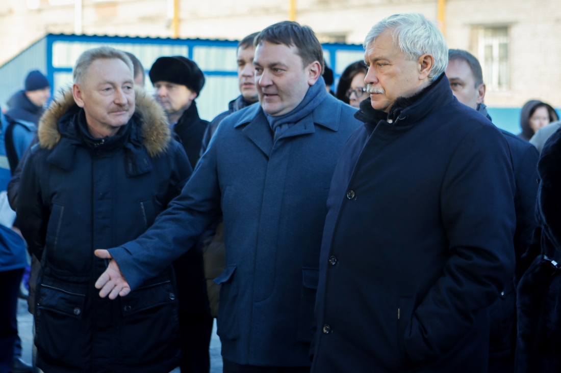 Генеральный директор ООО «Газпром газомоторное топливо» Михаил Лихачев и Губернатор Санкт-Петербурга Георгий Полтавченко во время мероприятия посвященного первой заправке новых газовых автобусов