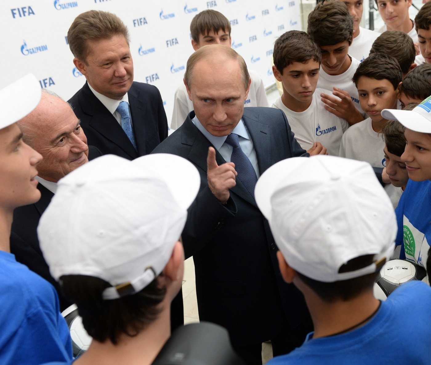 Президент РФ Владимир Путин на встрече с российскими участниками проекта «Футбол для дружбы». Сочи, 2013 г.