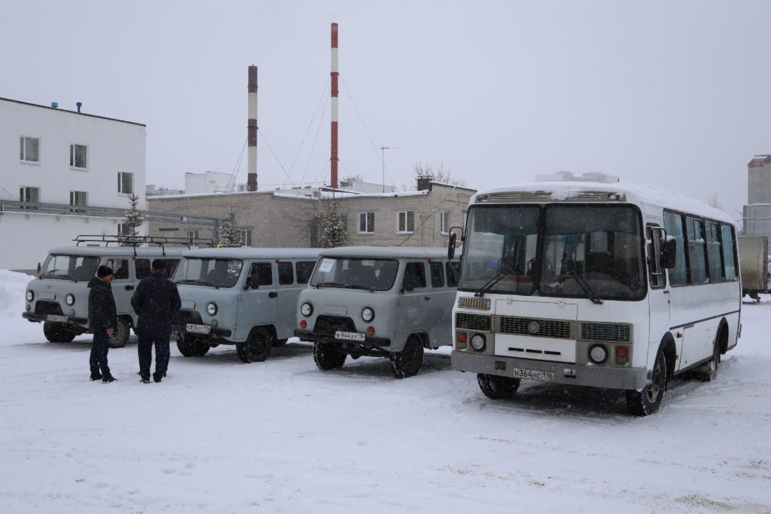 Передача автотехники в Благотворительный фонд «Народный Фронт. Все для Победы»