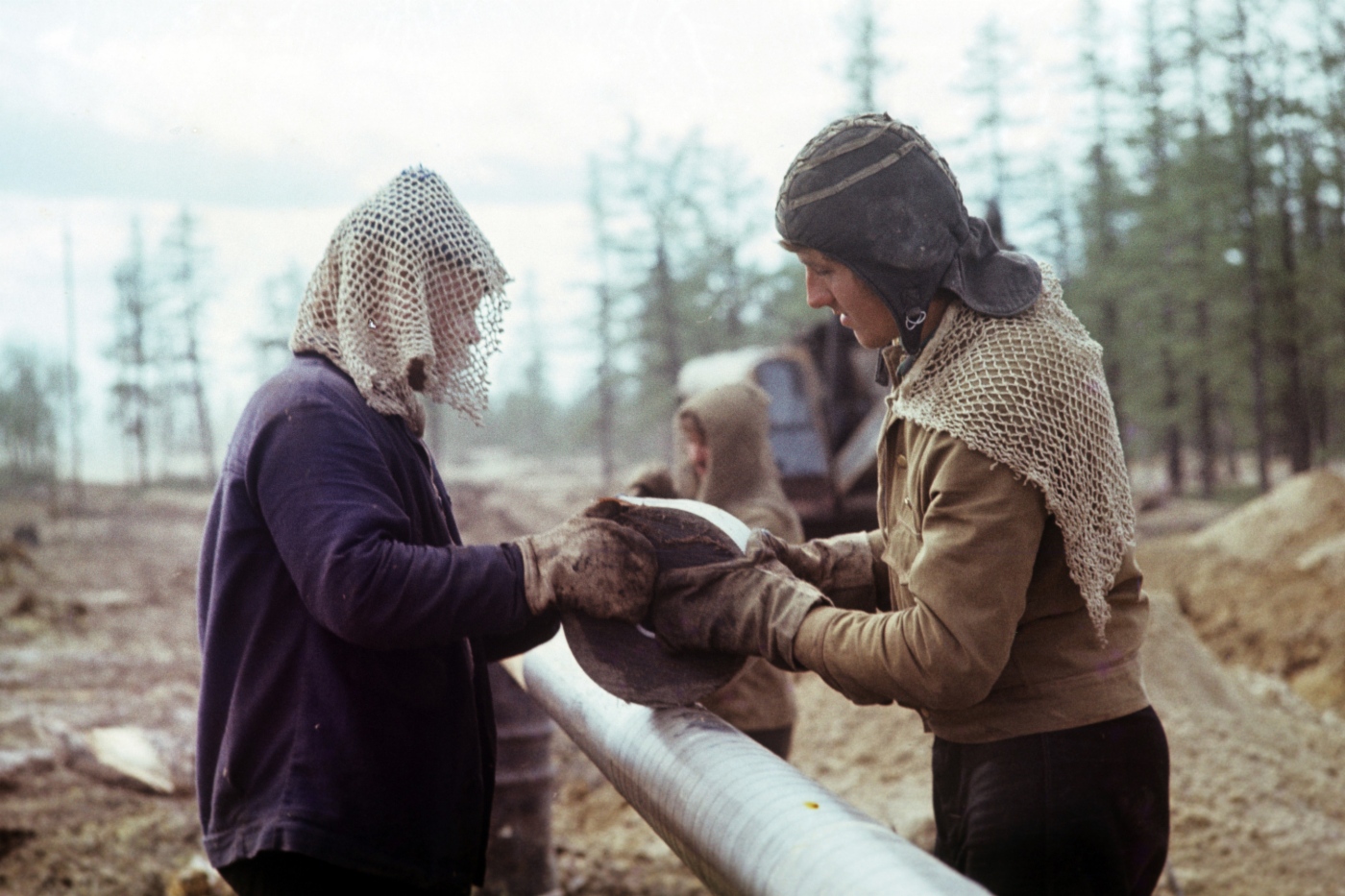Студенческий отряд сварщиков, Новый Уренгой, Россия, 1977 год. Фото ОАО «Газпром»