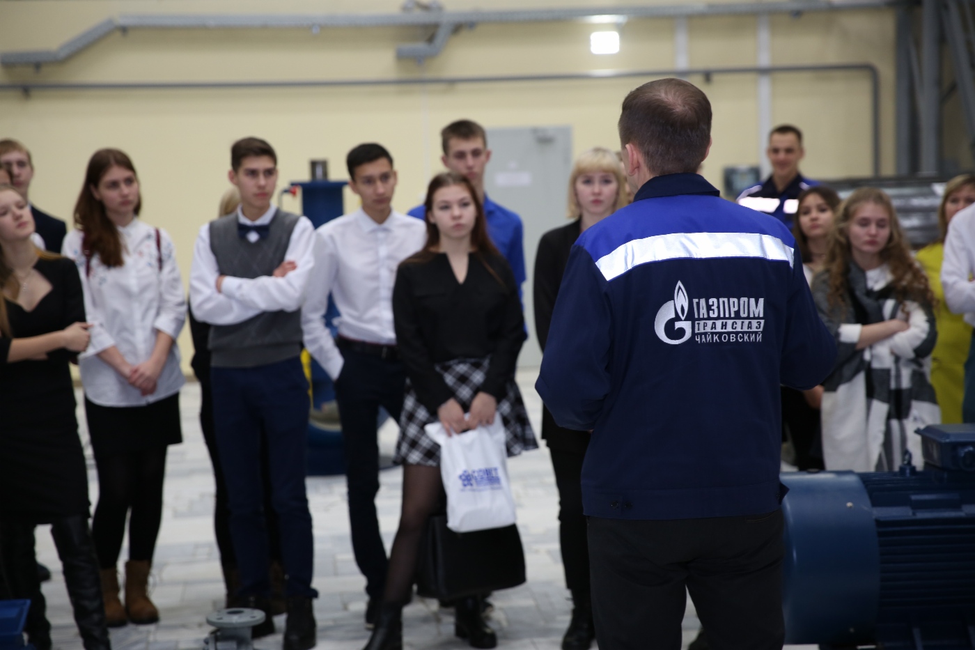 Экскурсия учащихся «Газпром-класса» по Учебному полигону УПЦ предприятия