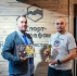 Режиссер монтажа Кирилл Мамонов (слева) и участник экспедиции, оператор аэросъемок Данил Хусаинов с заслуженной наградой