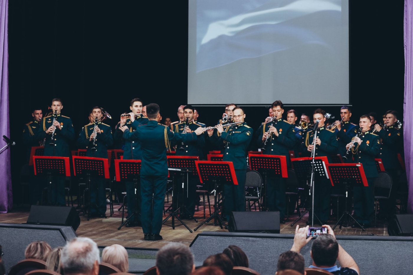 Концерт во Дворце культуры в Семилуках