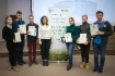 Руководитель образовательных программ Фонда им. В. И. Вернадского Алла Волынская (в центре) с призерами экологической олимпиады