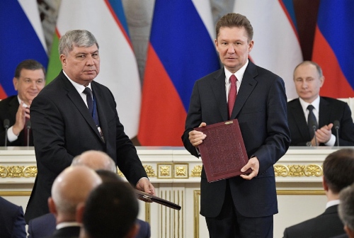 Заместитель Премьер-министра Республики Узбекистан Гуломжон Ибрагимов и Алексей Миллер заключили контракт на покупку «Газпромом» узбекского газа. Фото «РИА Новости»