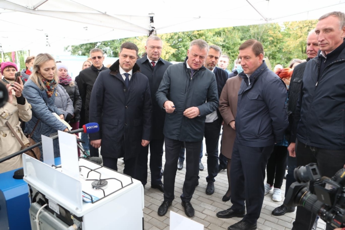 Участники мероприятия по старту программы догазификации в Псковской области