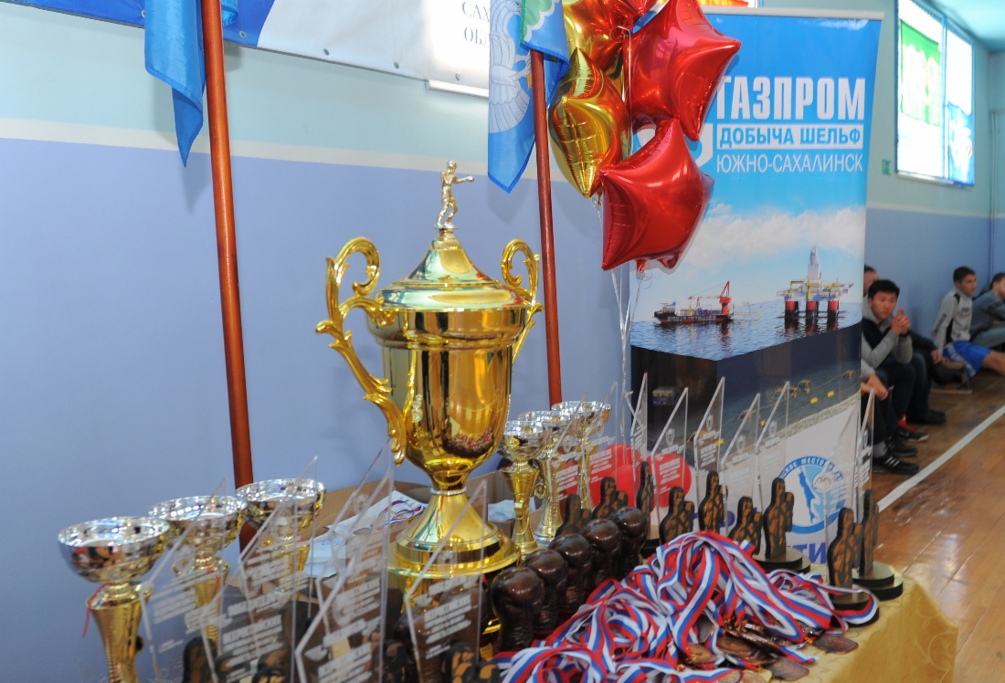 Награды победителям соревнований по боксу «Юность Сахалина»