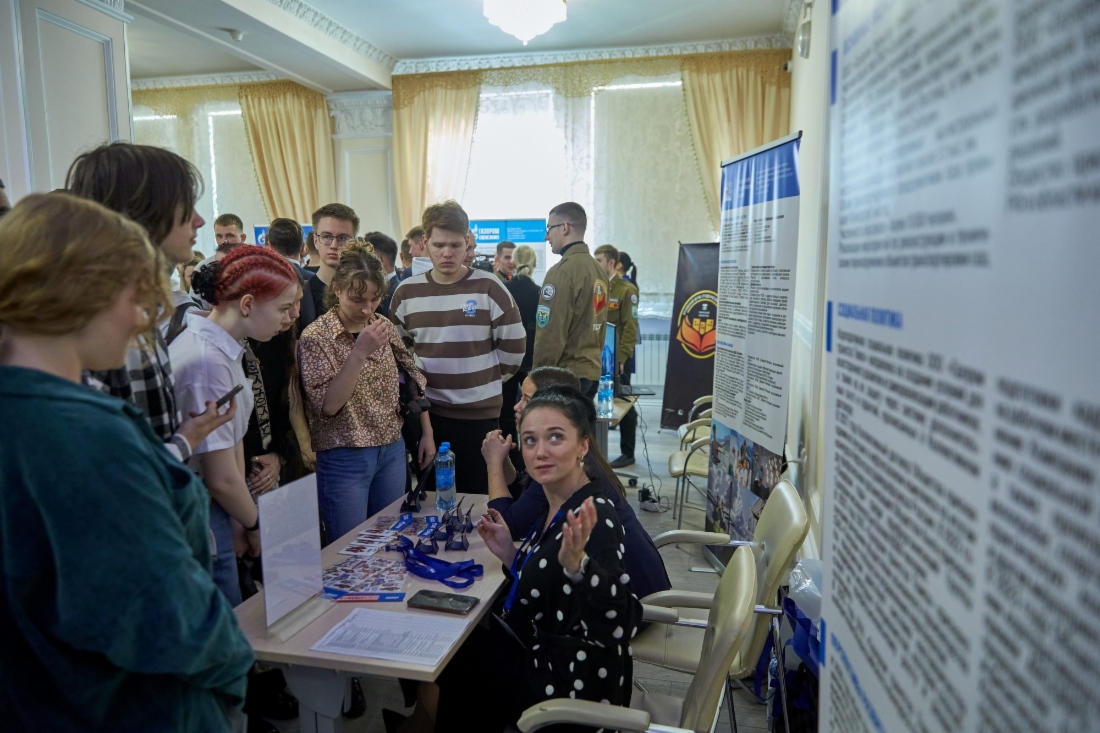 Ажиотаж у стенда ООО «Газпром трансгаз Томск»