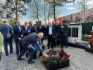 Возложение цветов к мемориалу