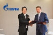 Главный исполнительный и управляющий директор Japan Bank for International Cooperation (JBIC) Тадаси Маэда и Алексей Миллер во время подписания Меморандума о взаимопонимании