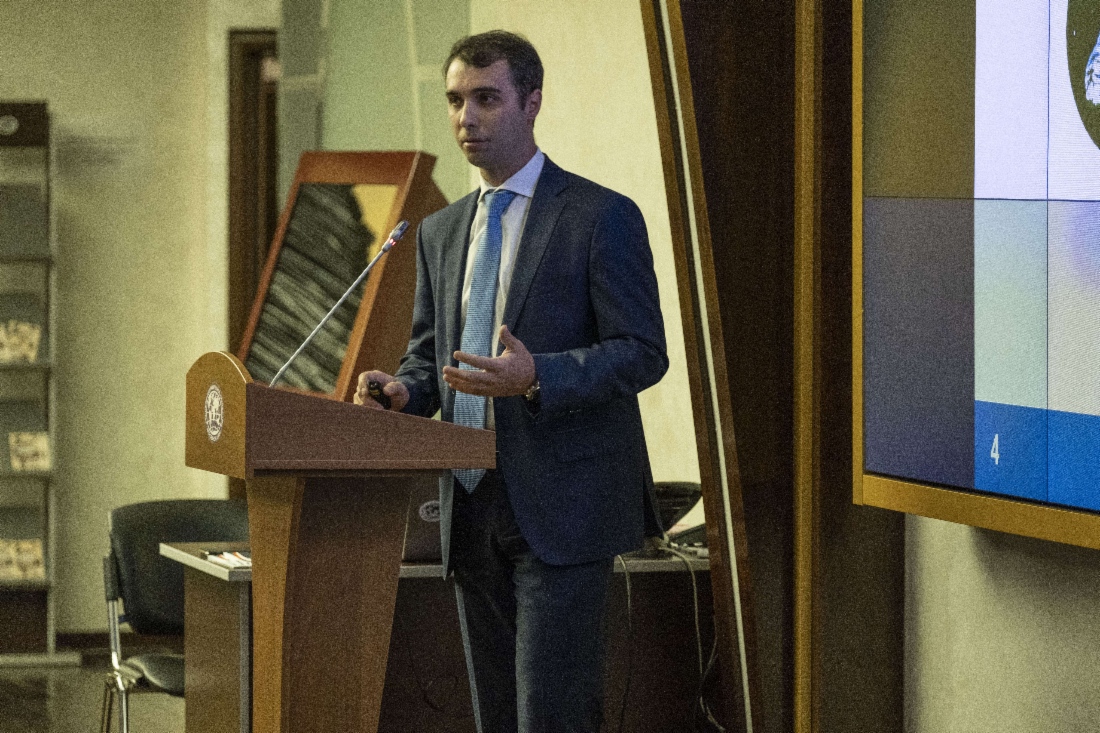 Руководитель группы по охране труда, промышленной безопасности и охране окружающей среды Управления по организации геологоразведочных работ на шельфе (Москва) ООО «Газпром геологоразведка» Александр Науменко рассказывает о проекте компании