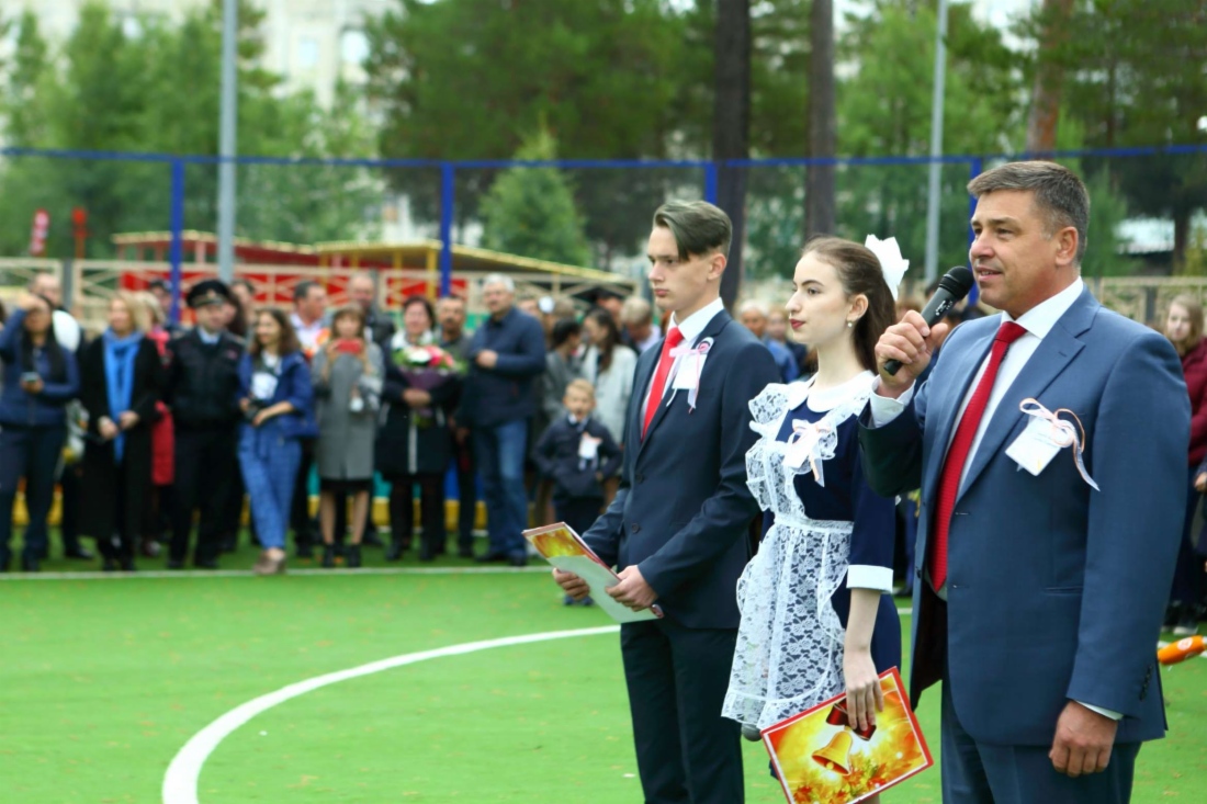 Более тридцати сотрудников ООО «Газпром добыча Ноябрьск» посетили 2 сентября торжественные линейки и классные часы в рамках акции «Культура безопасности — детям»